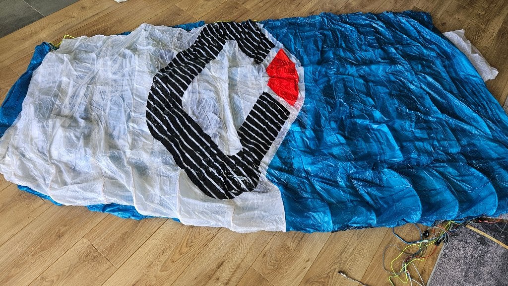 Ozone hyperlink v3 9m near new, Watersport en Boten, Kitesurfen, Zo goed als nieuw, Kite, 9 m², Geen board, Ophalen of Verzenden