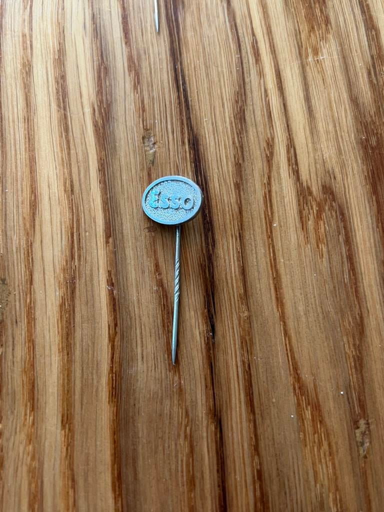 Vintage Esso Speldje, Verzamelen, Ophalen of Verzenden, Gebruikt, Overige onderwerpen, Speldje of Pin