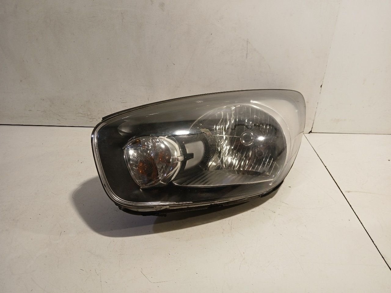 Koplamp links Kia Picanto, Onderdelen@venauto.nl, Van der Ven Autorecycling B.V., Ettenseweg 76, 4706 PB Roosendaal, The Netherlands