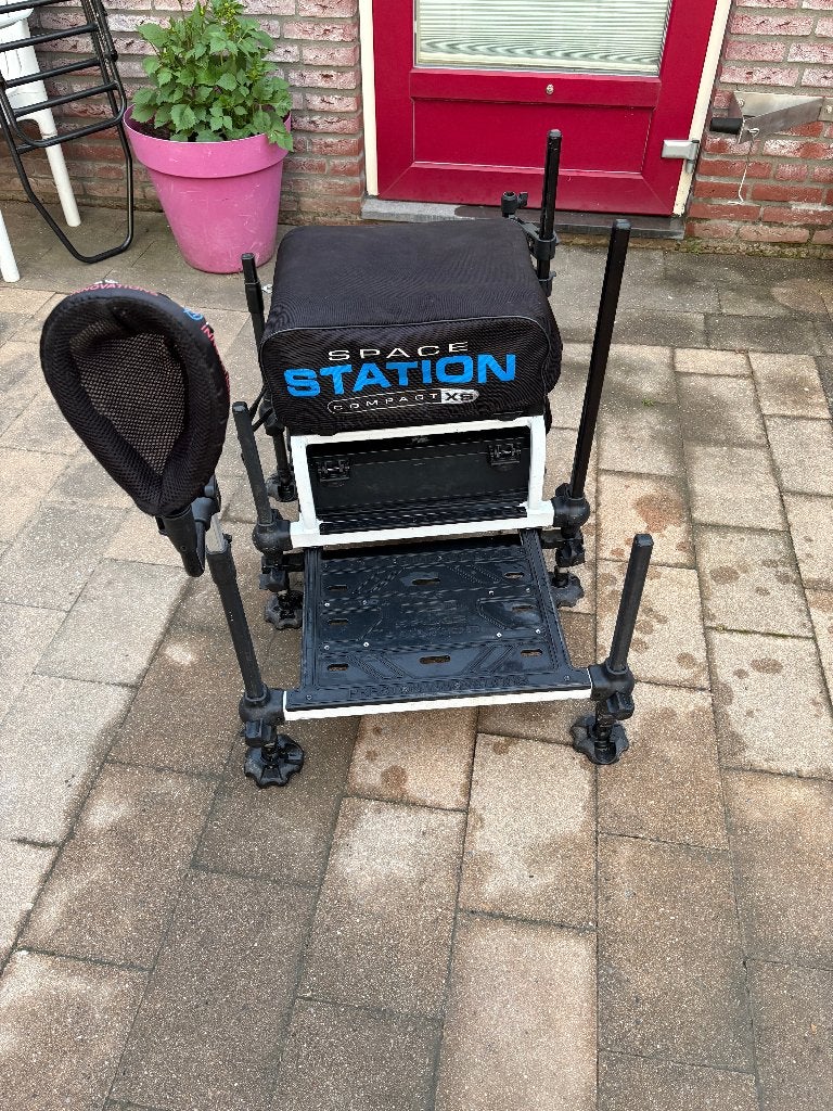 Preston Innovations Space Station Compact zitkoffer, Watersport en Boten, Hengelsport | Witvissen, Ophalen, Gebruikt, Overige typen