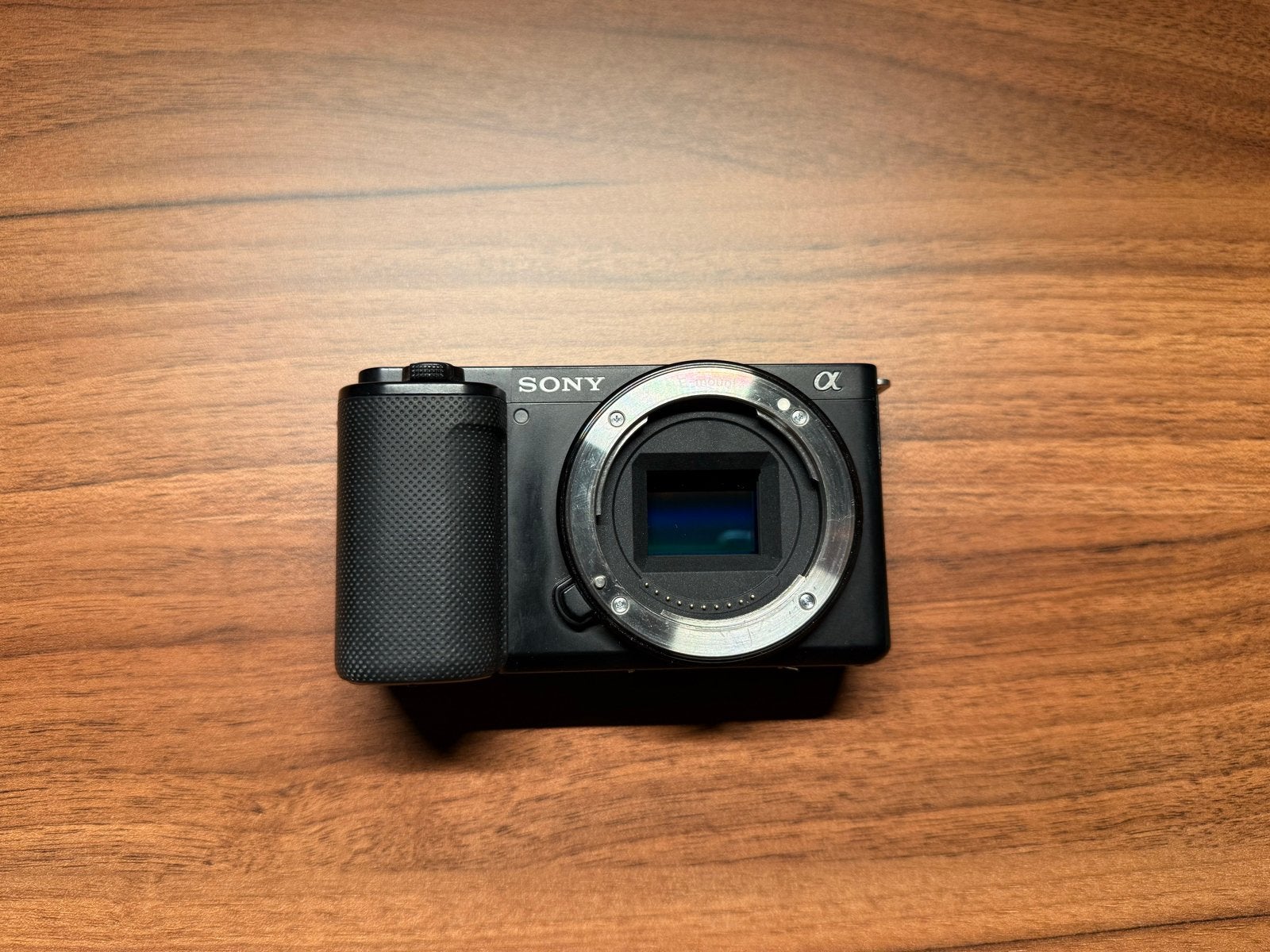 Sony ZV-E10 + Sigma 30mm f/1.4 - complete vlog/fotoset, Audio, Tv en Foto, Fotocamera's Digitaal, Ophalen, Gebruikt, Cameratas