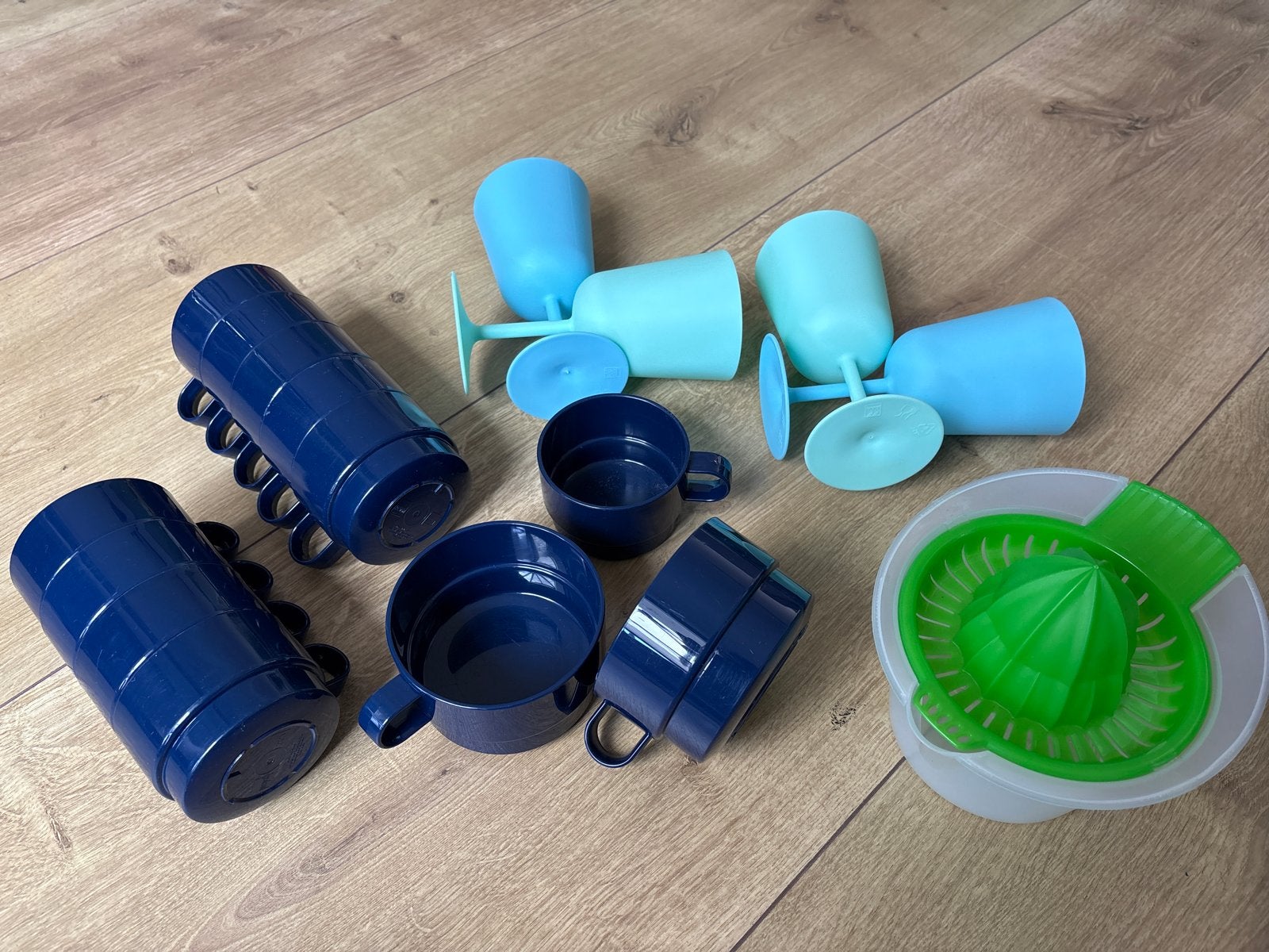 Diverse plastic bekers en citruspers, Ophalen of Verzenden, Gebruikt