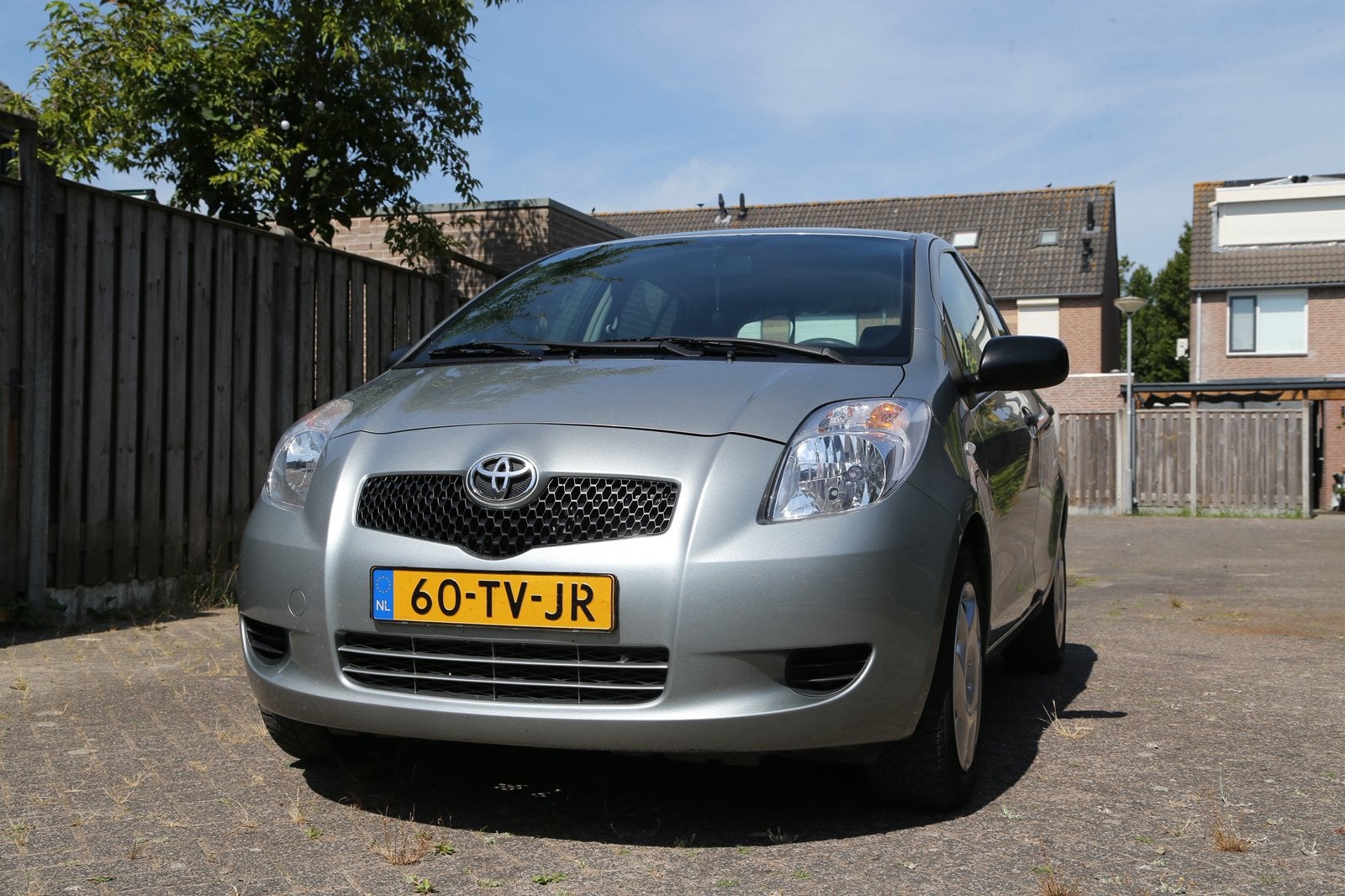 Toyota Yaris 1.3 16V Vvt-i 5DR 2007 Grijs, Auto's, Voorwielaandrijving, 40 €/maand, Zwart, 4 cilinders