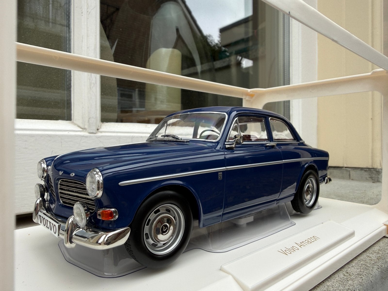 1:18 Volvo Amazon Midnight Blue 1966 Norev 188740, Hobby en Vrije tijd, Auto, Norev, 70-72 Av. de Bohlen, Vaulx-en-Velin, 69120, France