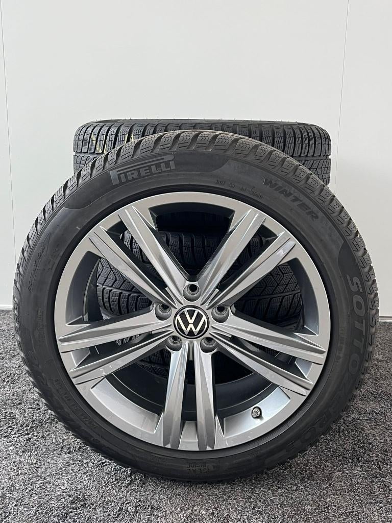 18” Volkswagen Arteon Velgen met winterbanden - Pirelli, Ophalen, 18 inch, Velg(en), Winterbanden