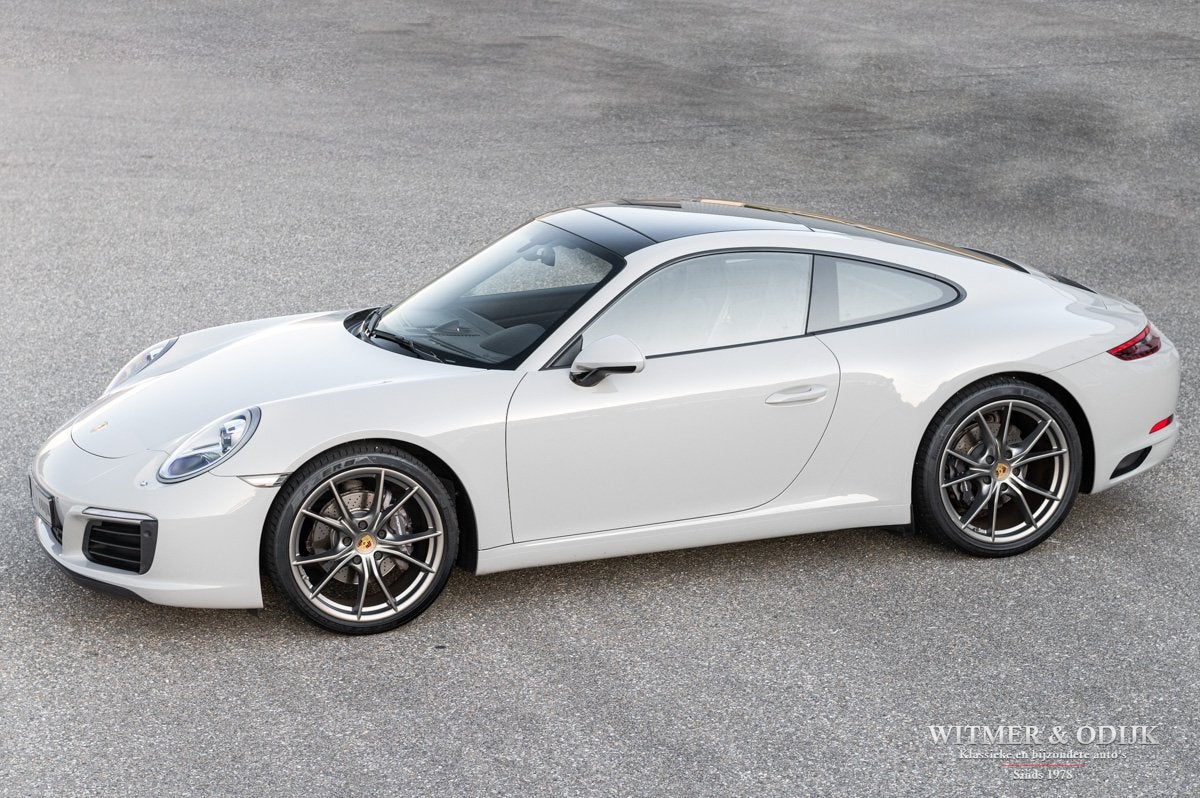 Porsche 911 3.0 Carrera Zeldzame kleurstelling (bj 2018), Auto's, Achterwielaandrijving, Gebruikt, Zwart, 4 stoelen