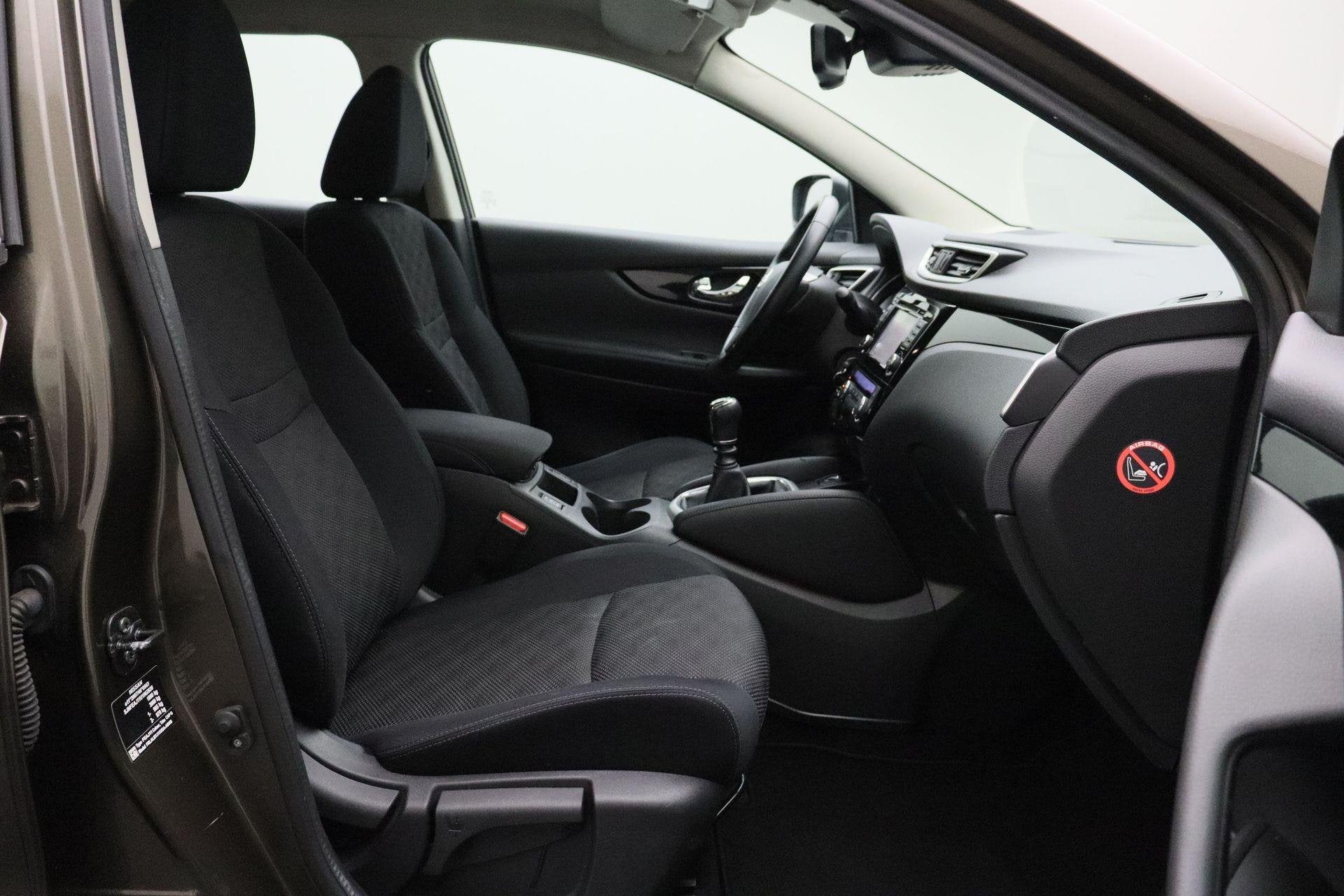 Nissan Qashqai 1.2 N-Vision 2017 Navigatie | Camera | Blueto, Voorwielaandrijving, Gebruikt, Euro 6, 4 cilinders