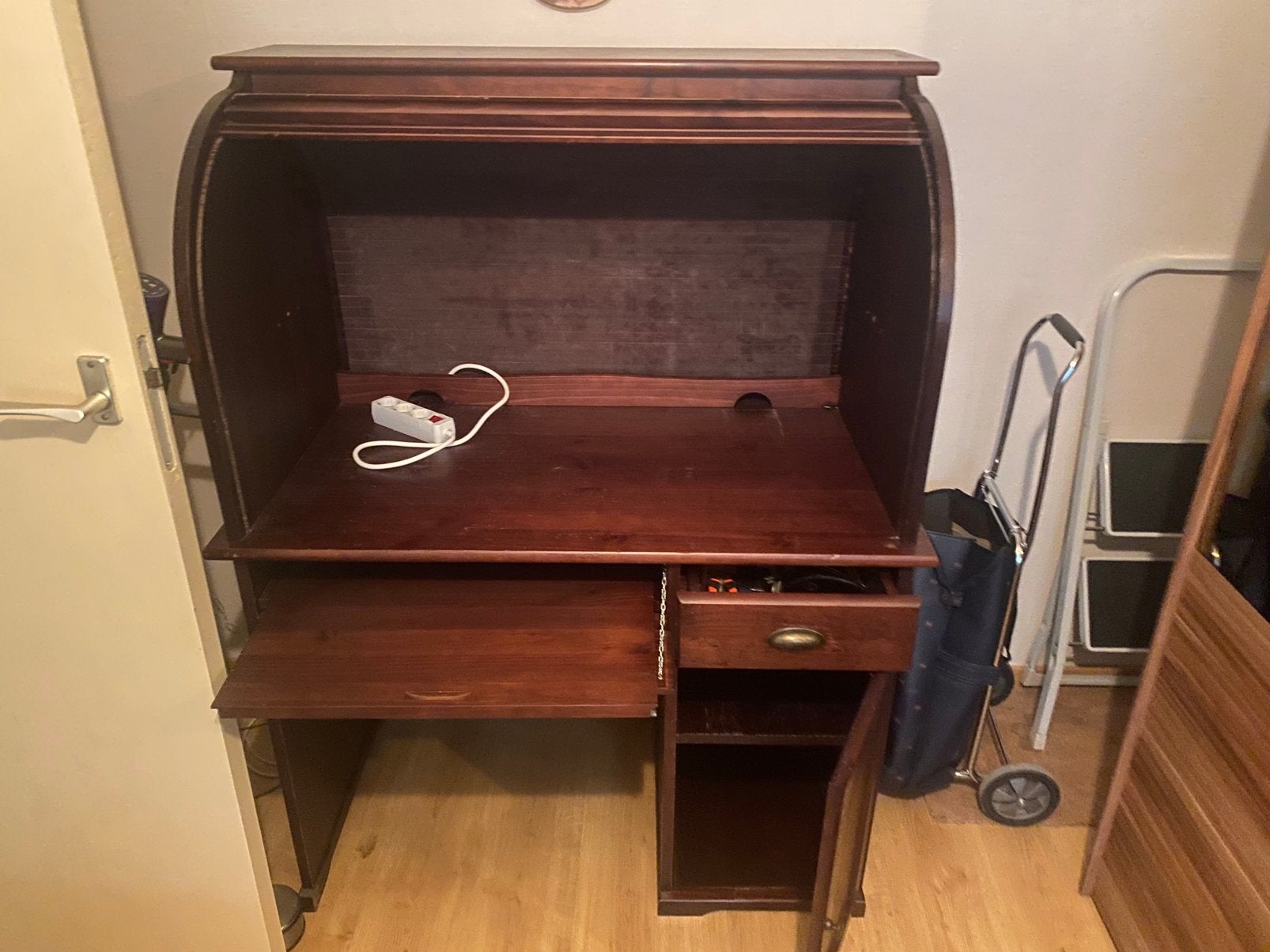 Buro v hout, Huis en Inrichting, Secretaire, Bruin, Ophalen of Verzenden, Zo goed als nieuw