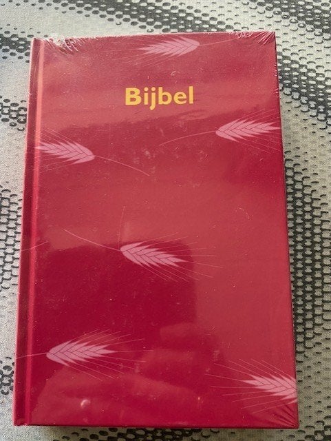 Nieuwe Bijbel - Nederlands Bijbelgenootschap, Nieuw, Diverse auteurs, Ophalen of Verzenden, Christendom | Katholiek