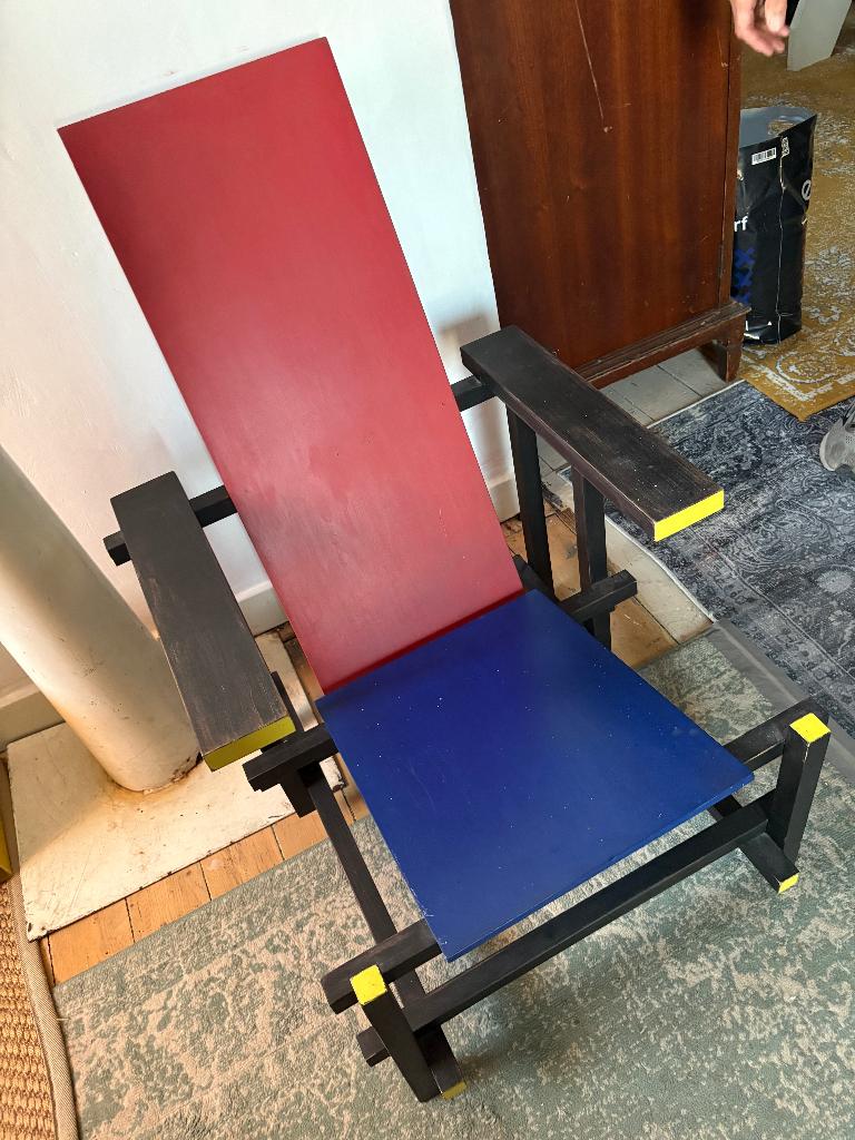 Rood blauw Rietveld stoel, Huis en Inrichting, Stoelen, Ophalen, Gebruikt, Design, Eén