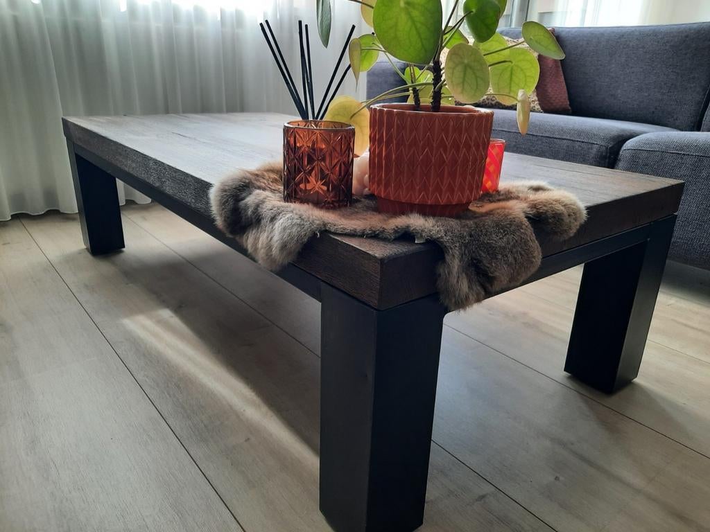 Corfu eikenhouten salontafel met stalen poten, Ophalen