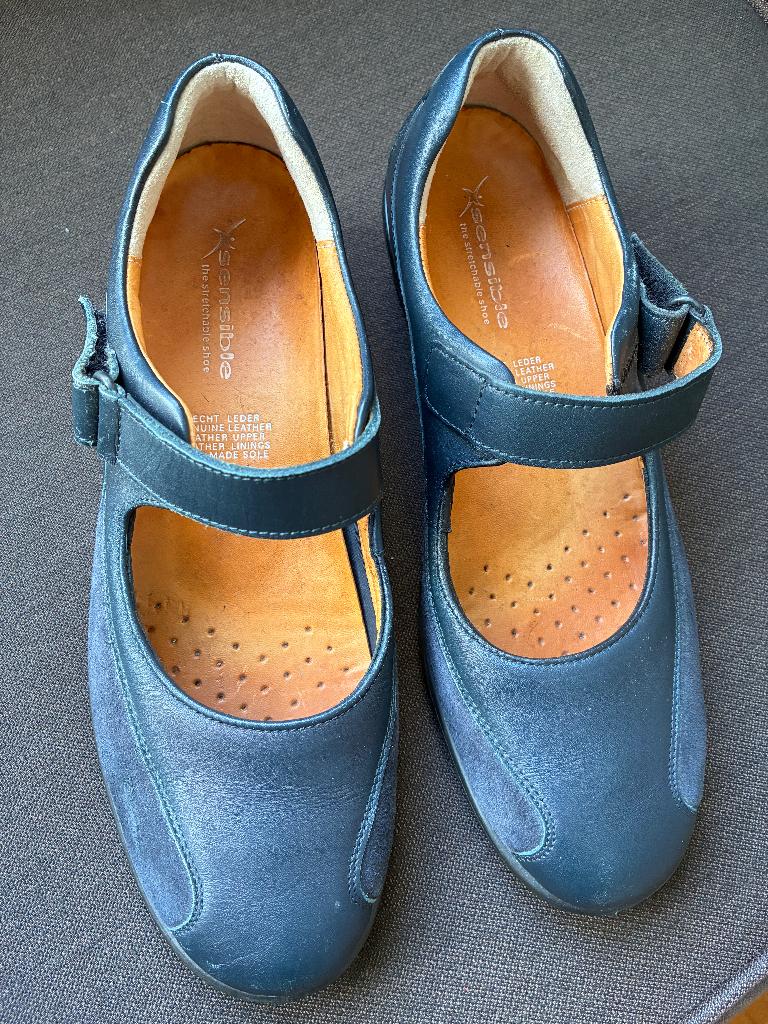 Te koop 2 x een paar damesschoenen, Ophalen of Verzenden, Gedragen, Zwart, Overige typen