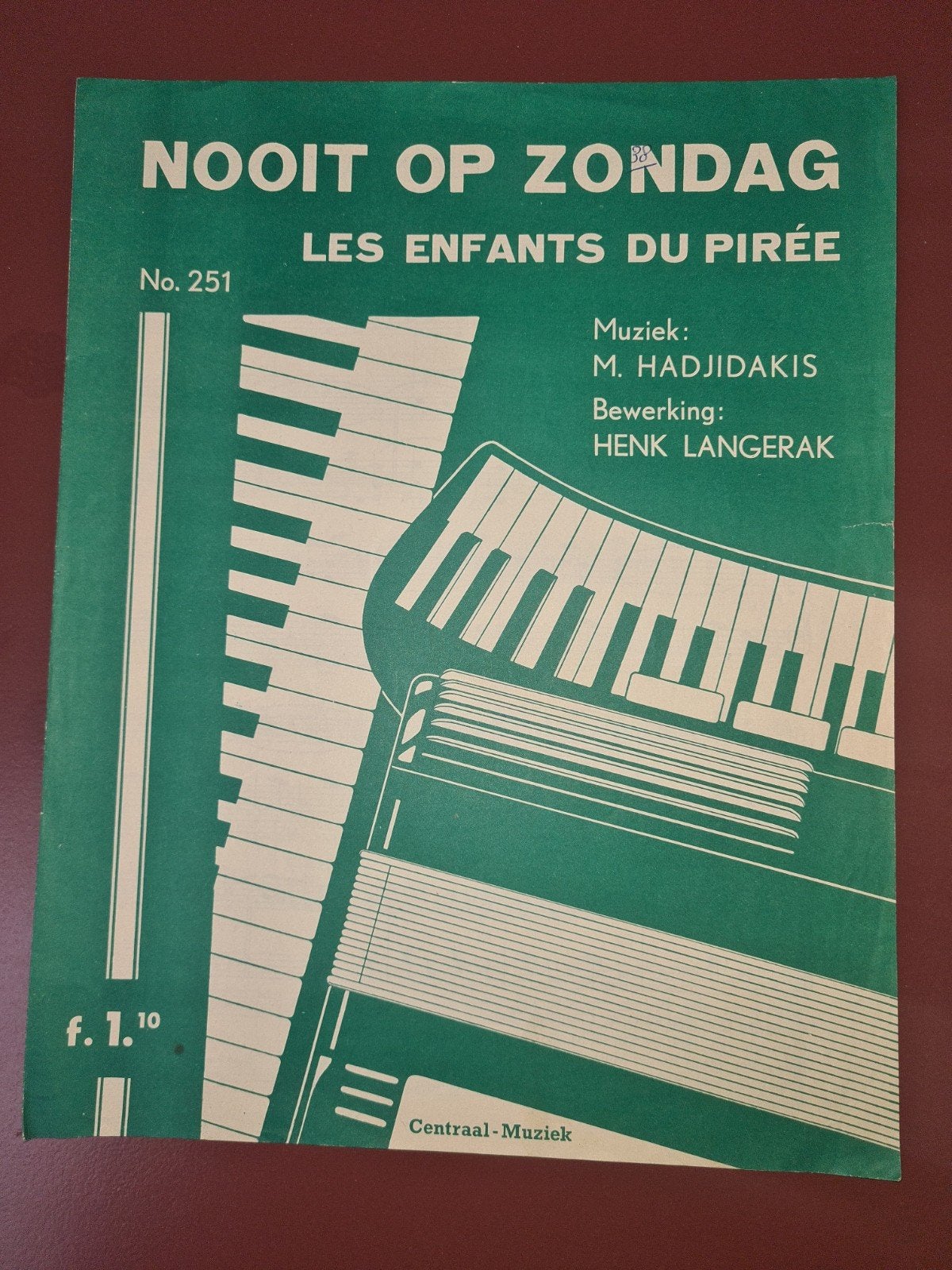 Bladmuziek: Nooit op Zondag - Les Enfants du Pirée, Gebruikt, Filmmuziek en Soundtracks, Accordeon, Ophalen of Verzenden