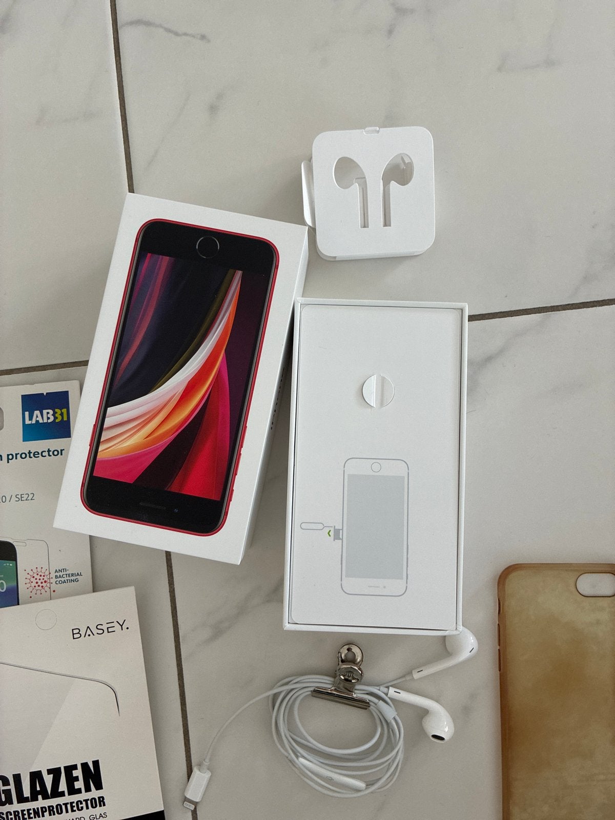 Apple iPhone SE (2020) Rood 64GB - Zo goed als nieuw, Telecommunicatie, Mobiele telefoons | Apple iPhone, Ophalen, 80 %, Apple