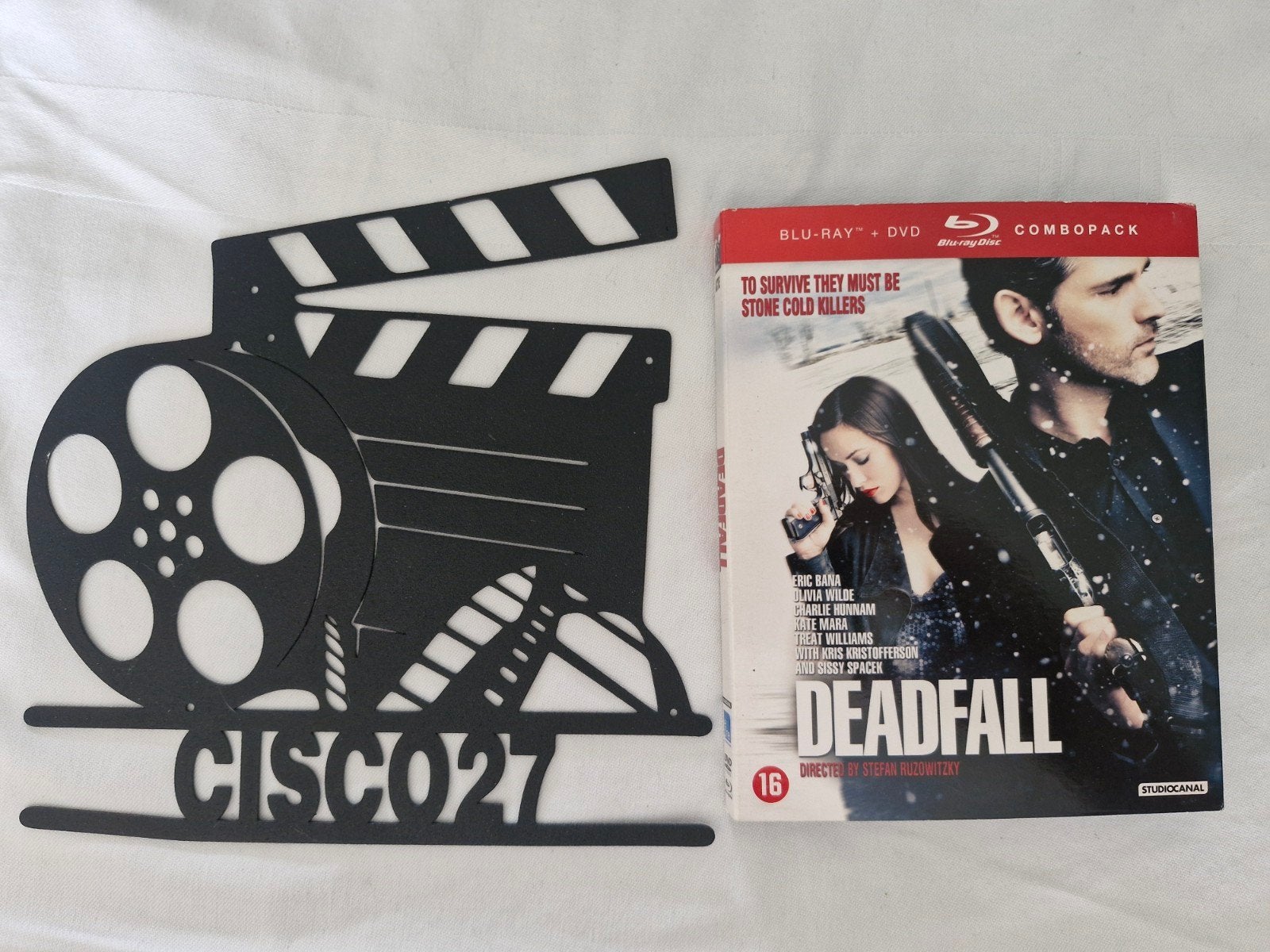 Deadfall + slipcover, Ophalen of Verzenden, Zo goed als nieuw, Actie