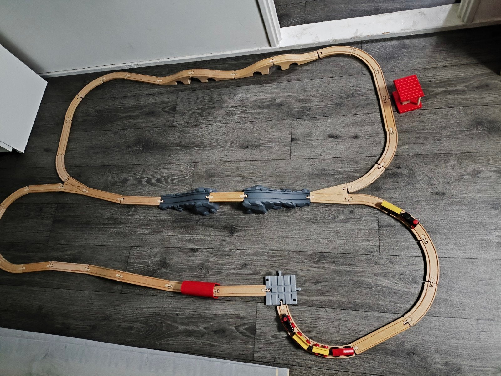 Houten Treinset met Bruggen, Tunnel en Bergen, Ophalen of Verzenden, Gebruikt