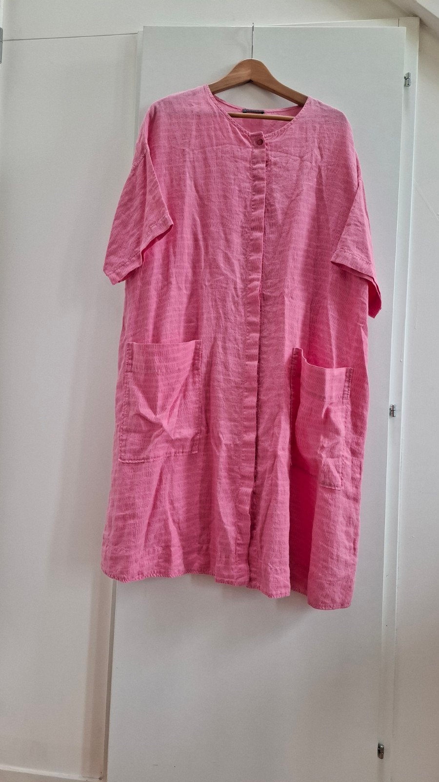 Nieuwe OSKA 100% linnen jurk, lengte onder de knie, mt 48/50, Jurk, Nieuw, Ophalen of Verzenden, Roze