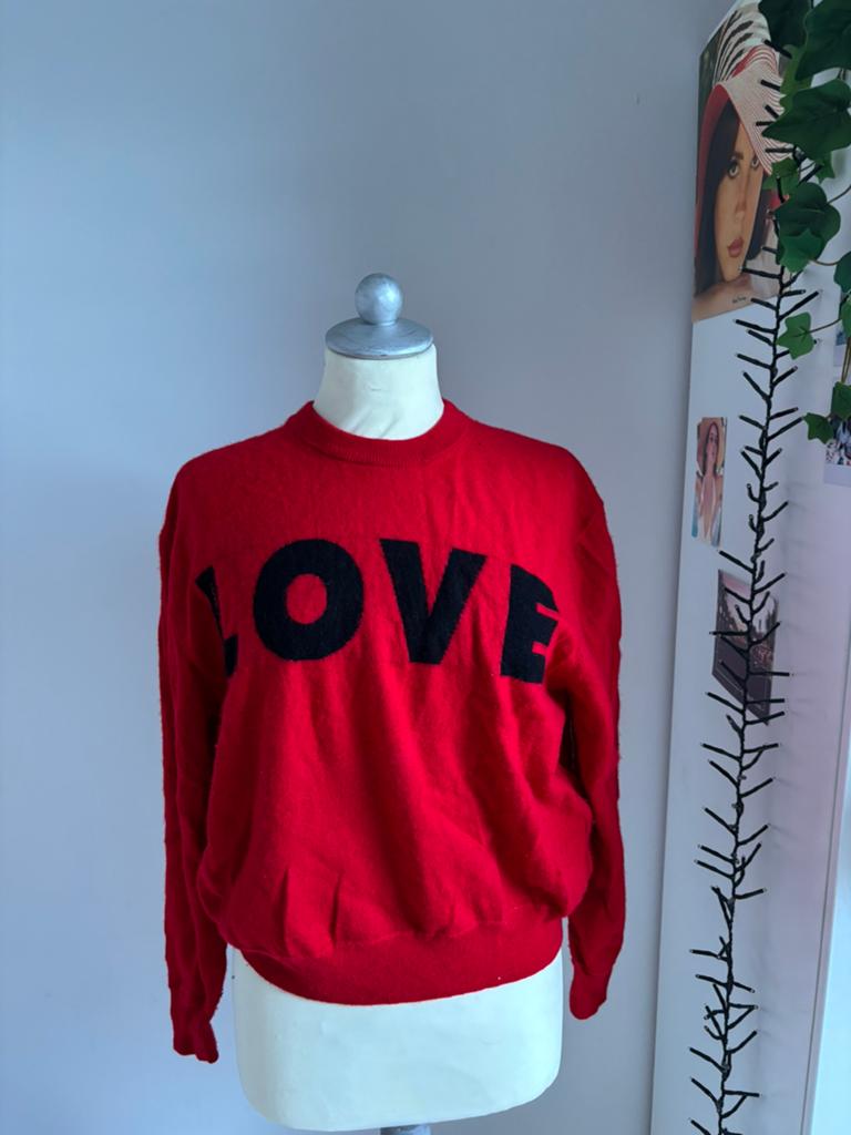 Rode Love Moschino trui maat M, Ophalen, Zo goed als nieuw, Maat 38/40 (M), Rood