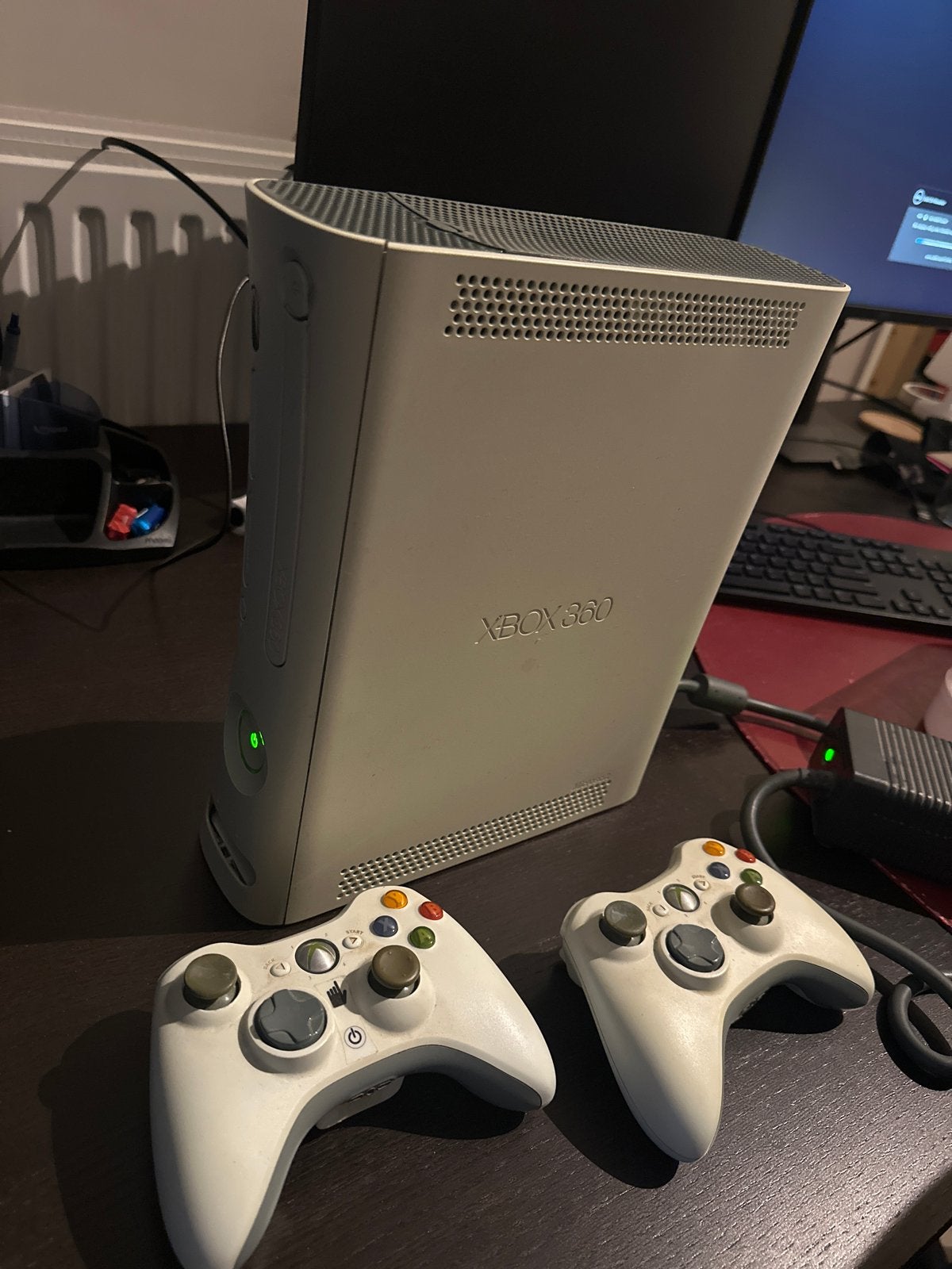 Xbox 360 met 2 controllers, Spelcomputers en Games, Spelcomputers | Xbox 360, Ophalen of Verzenden, Gebruikt, Met 2 controllers