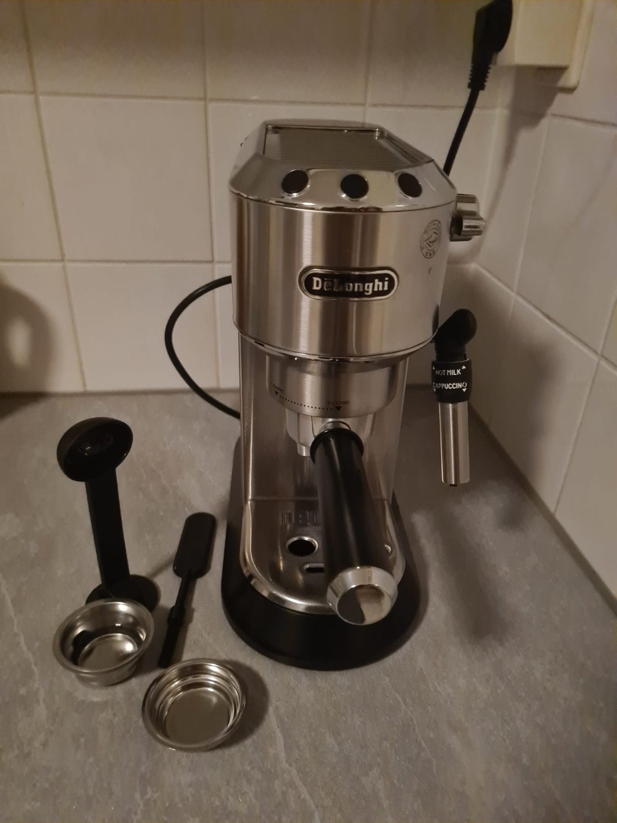 De'Longhi Dedica Style EC685.M Espressomachine, Ophalen, Afneembaar waterreservoir, Espresso apparaat, Gemalen koffie