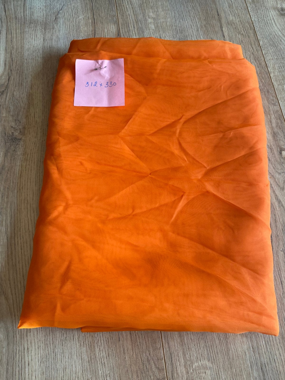 Twee grote lappen oranje voile stof – 312 x 330 en 312 x 450, 120 cm of meer, Oranje, Ophalen of Verzenden, Polyester