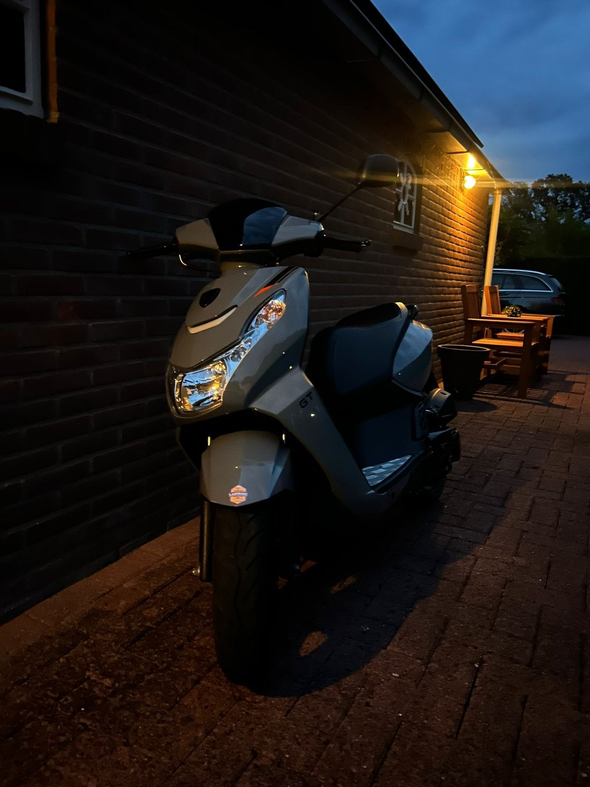 Peugeot kisbee gt 50cc, Fietsen en Brommers, Ophalen, Overige modellen, Zo goed als nieuw, Benzine