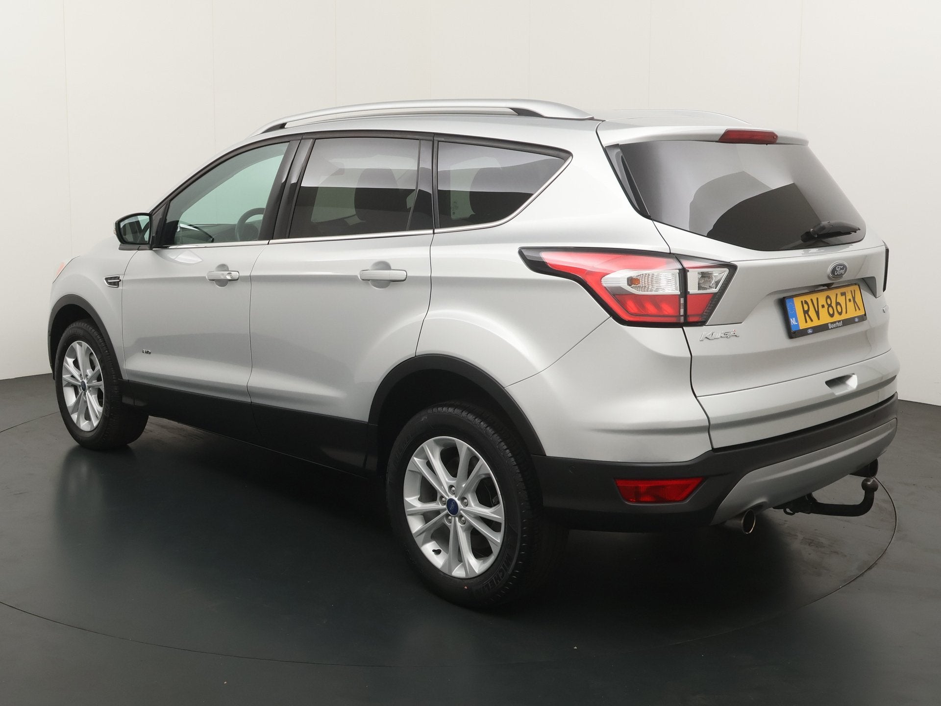 Ford Kuga 1.5 Titanium 4WD 182PK | Trekhaak | Winter pack |, Auto's, 12 maanden, Stof, Euro 6, 4 cilinders