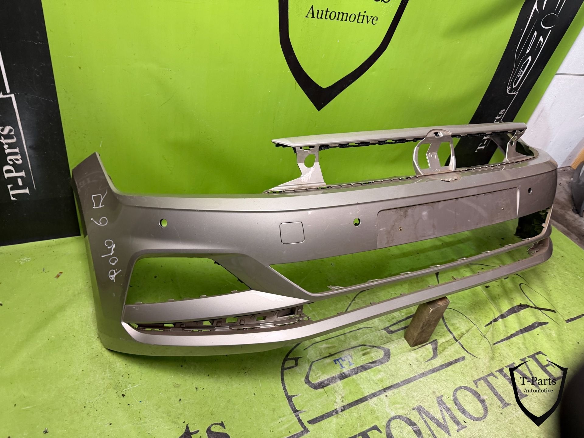 vw volkswagen polo 2G voorbumper bumper 17+ 4x pdc, Gebruikt, Volkswagen, Volkswagen AG, Bumper