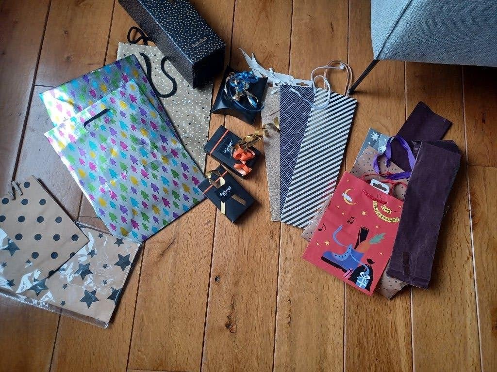 Diverse luxe cadeauverpakkingen (tasjes,voor flessen, kerst), Ophalen of Verzenden