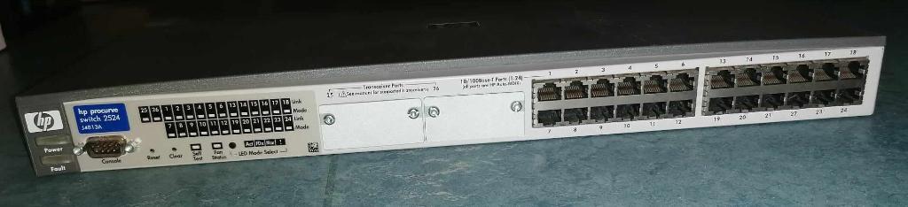 HP - J4813A - HP ProCurve Switch 2524 (2002), Computers en Software, Netwerk switches, Gebruikt, Ophalen of Verzenden
