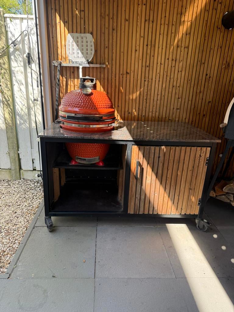 Kamado BBQ met buitenkeuken, Ophalen, Gebruikt, Met accessoires