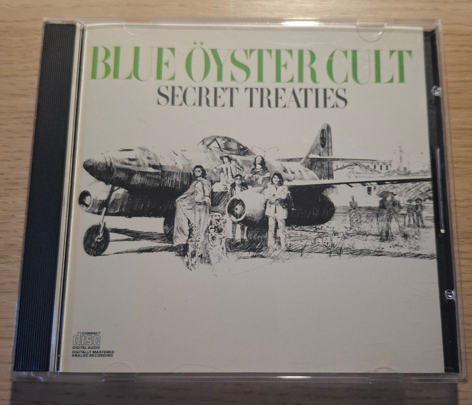 Blue Öyster Cult - Secret treaties, Ophalen of Verzenden, Zo goed als nieuw, Poprock, Album
