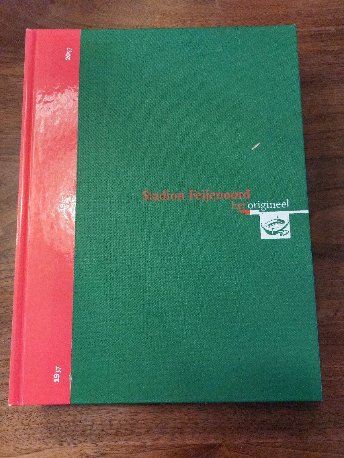 Boek: Stadion Feijenoord - Het origineel (1937-2017), Boeken, Ophalen of Verzenden, Zo goed als nieuw, Overige sporten