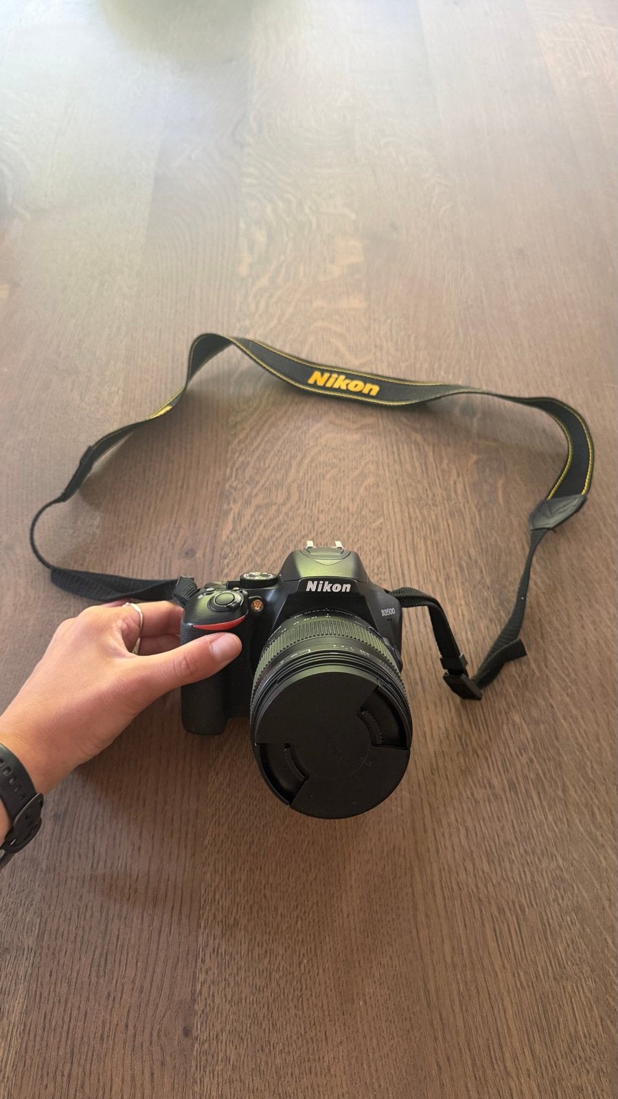 Nikon D3500 spiegelreflexcamera + Sigma 18-200mm lens, Ingebouwde flitser, Spiegelreflex, Ophalen of Verzenden, Zo goed als nieuw