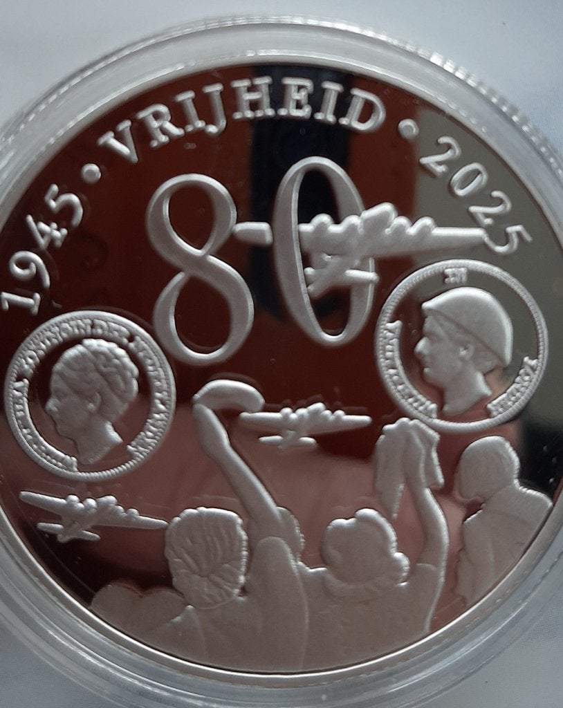 HERDENKINGS MUNT 80 JAAR VRIJHEID 1945-2025, Postzegels en Munten, Munten | Nederland, Vóór koninkrijk, Zilver, Losse munt, Overige waardes