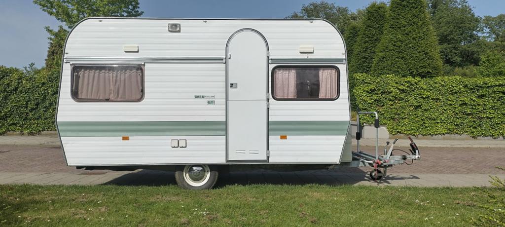 Gepimpte, gerenoveerde 4-persoons Chateau caravan, Caravans en Kamperen, Caravans, Chateau, Luifel, Treinzit, Particulier