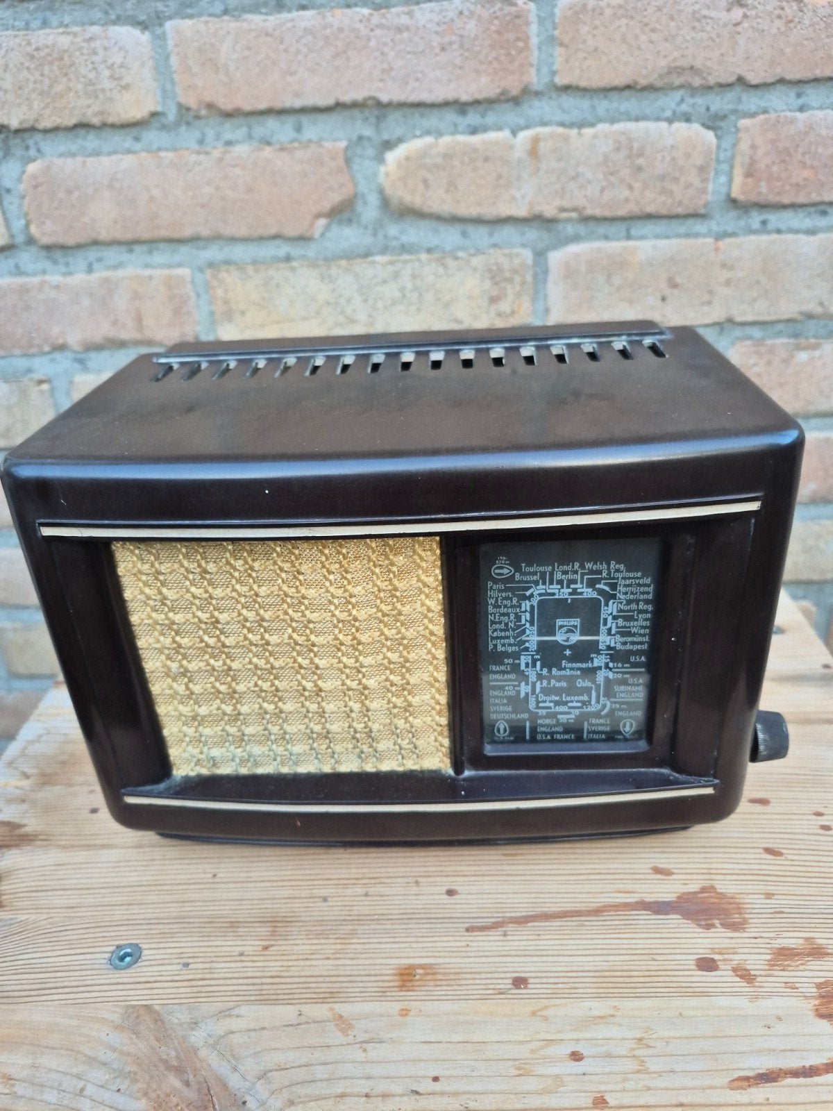 Philips 208U. 1946 met Herrijzend Nederland op de schaal, Ophalen of Verzenden, Niet werkend, Radio
