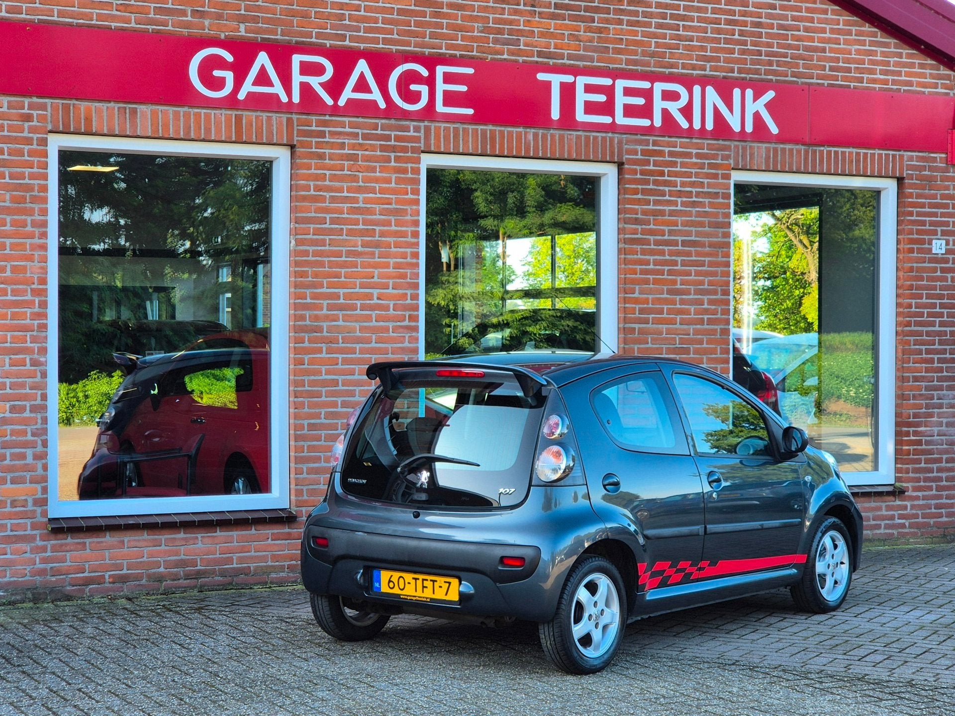 Peugeot 107 1.0-12V XS 68PK 5drs airco, elektr.ramen, centr., Auto's, Peugeot, Voorwielaandrijving, Euro 5, Stof, Gebruikt