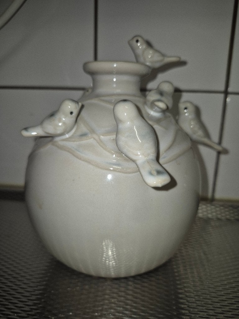 vaas met vogeltjes, Gebruikt, Wit, Aardewerk of Porselein, Ophalen of Verzenden