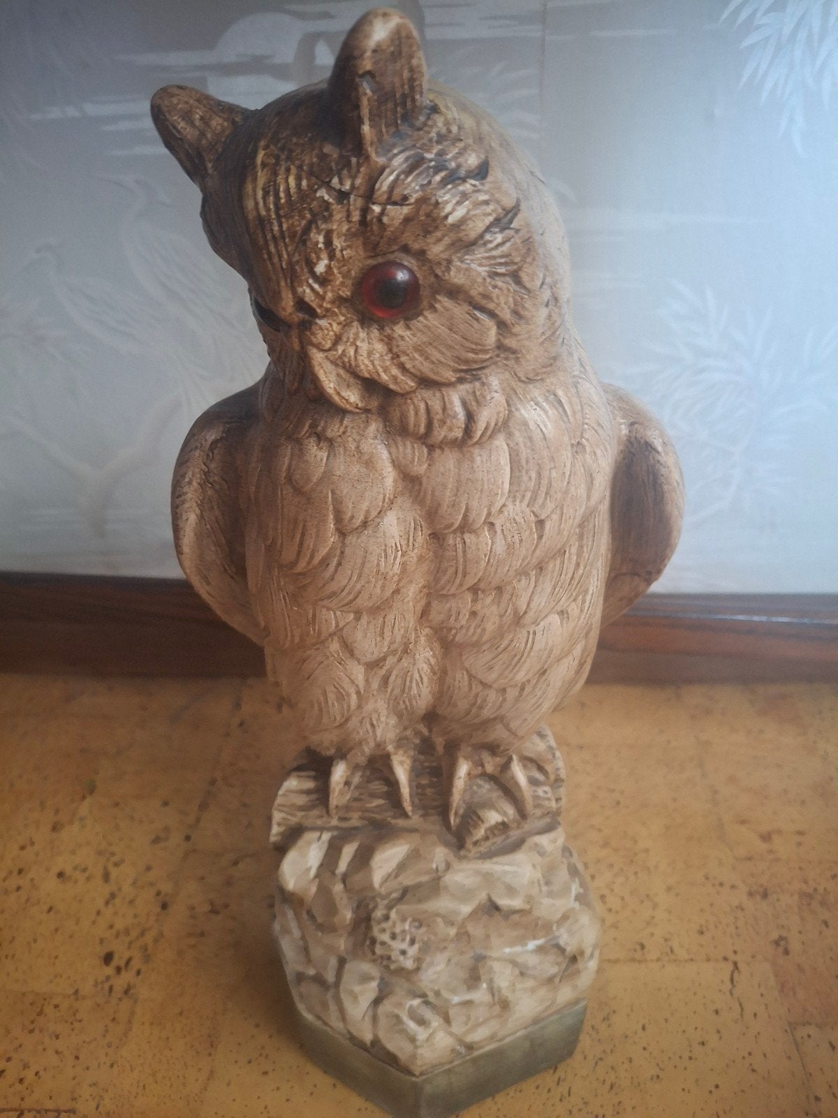 Decoratief uilenbeeldje met rode ogen, Ophalen, Steen of Keramiek, Beeld, Bruin