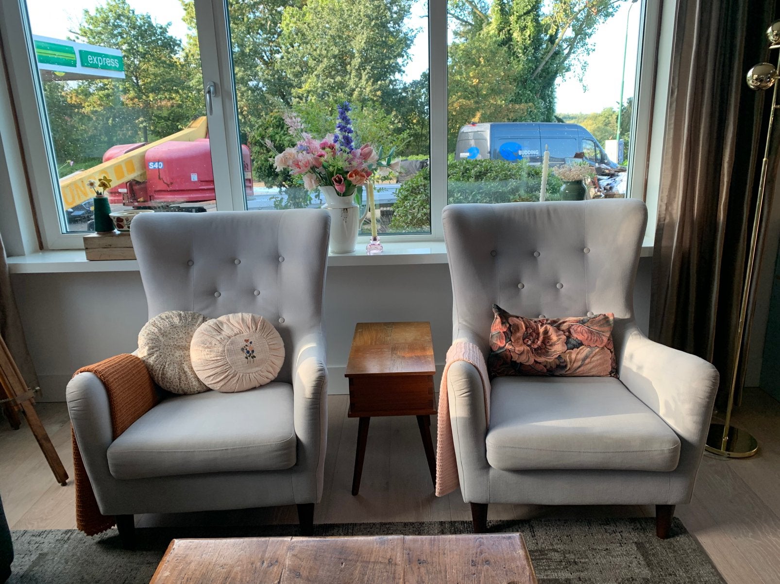 2 stoelen fauteuils met gebruikerssporen blauw MOET WEG, Huis en Inrichting, Ophalen, Gebruikt, Twee, Blauw