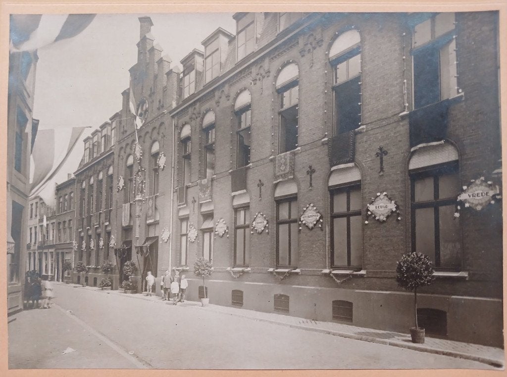 Maastricht 1929 Sint Pieterstraat 23 2 grote oude foto's, Gebruikt, Verzenden, Foto, Gebouw