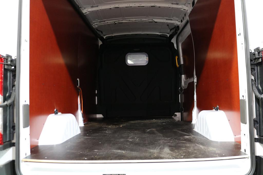 Ford Transit 2.0 TDCI 170pk L3 H2 Automaat Airco Camera 3.5T, Auto's, Bestelauto's, Automaat, 4 cilinders, Wit, 11 km/l