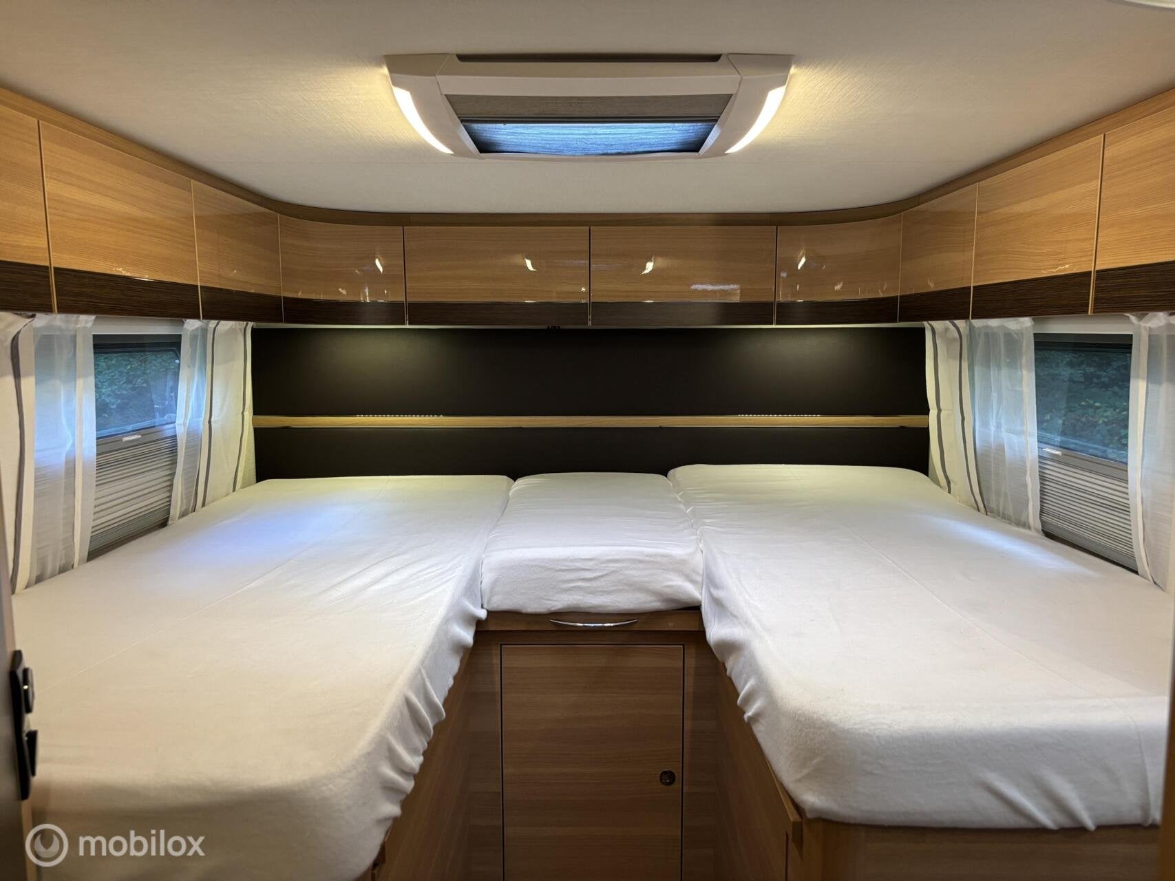 LMC Breezer H737 G Fiat 2.3 150pk Euro 6 | Enkele-bedden | H, Caravans en Kamperen, Campers, Airbags, 7 tot 8 meter, Bedrijf, Luifel