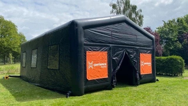 Opblaasbare feesttent huren met houten vloer? Incl plaatsen, Ophalen of Verzenden, Zo goed als nieuw, Verjaardag