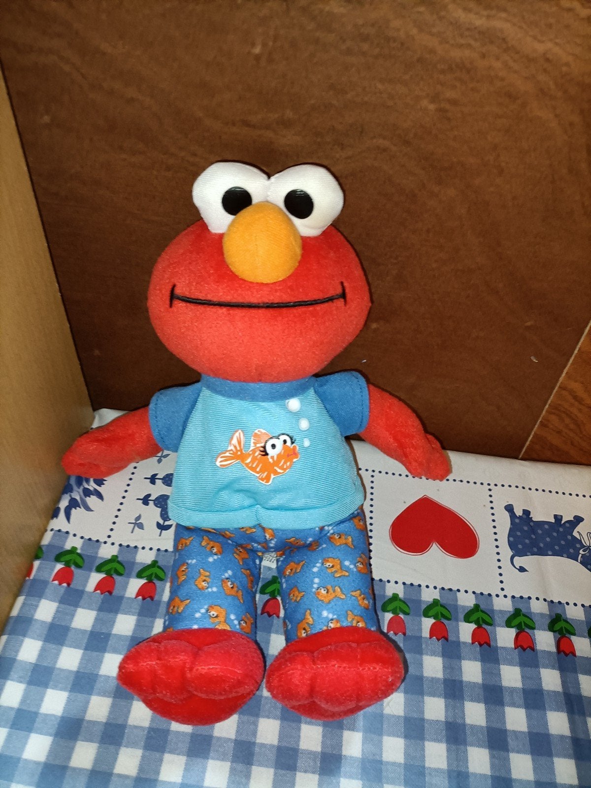 Pratende Elmo knuffel met ook slaapliedje 33 cm groot, Ophalen of Verzenden, Zo goed als nieuw, Overige typen