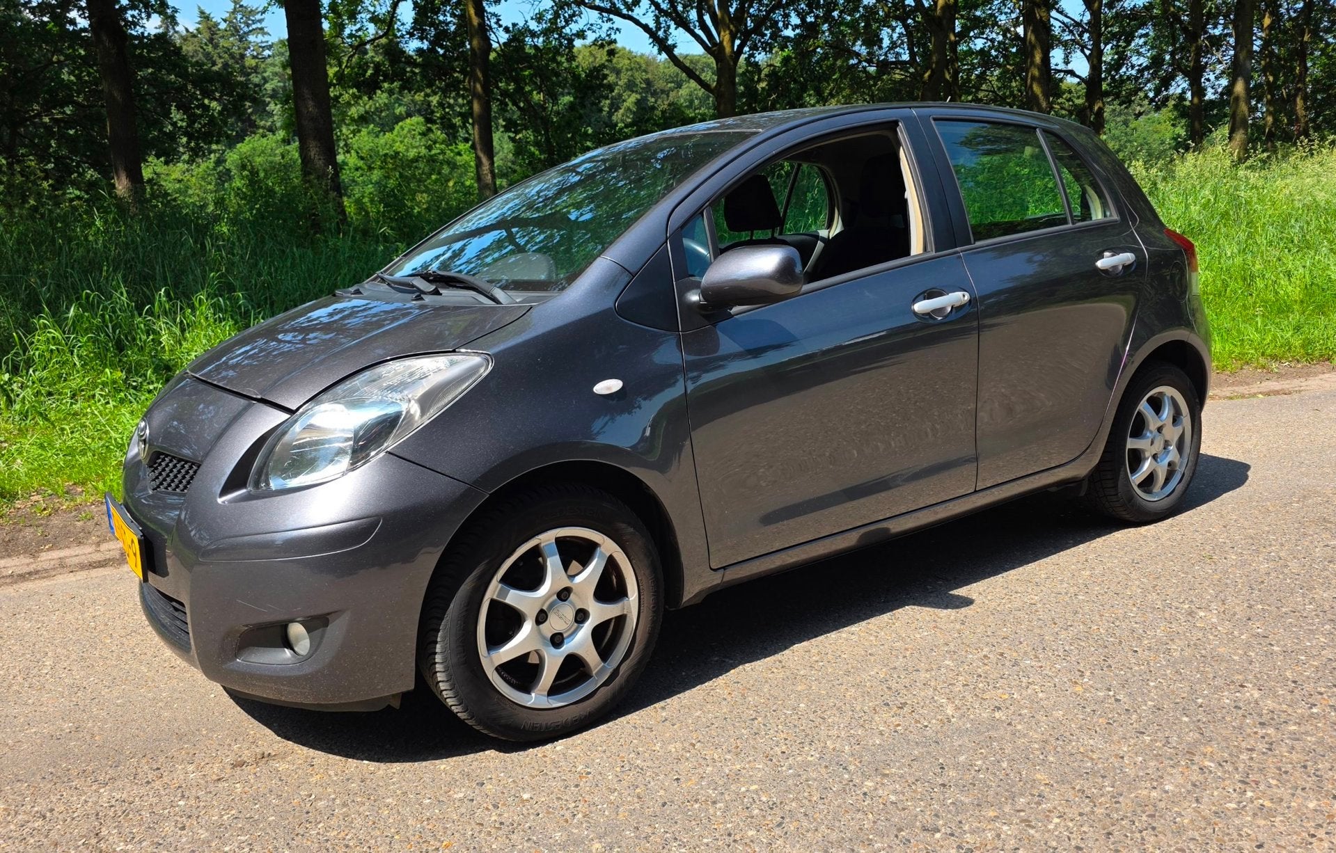 Toyota Yaris 1.3 VVTi - NL Auto - 5 Deurs - Airco - 2e Eig -, Auto's, Voorwielaandrijving, 1025 kg, 101 pk, 4 cilinders