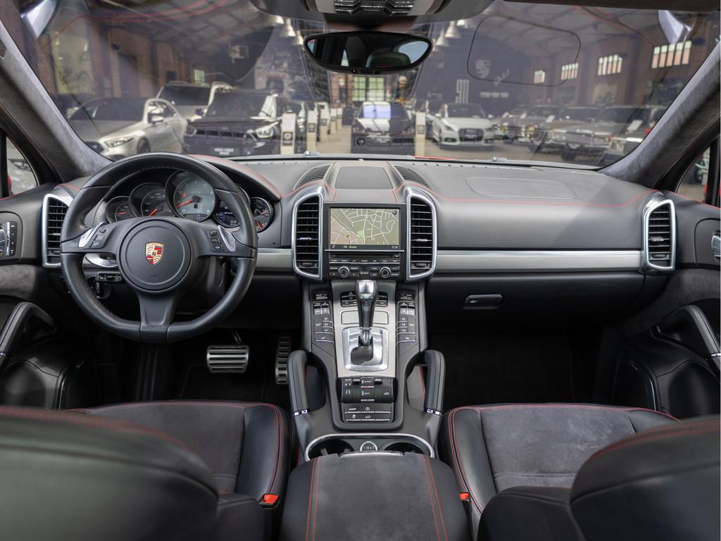 Porsche Cayenne 4.8 GTS *NAP | Pano | Burmester | Sportuitl., Automaat, Gebruikt, 138 €/maand, Origineel Nederlands