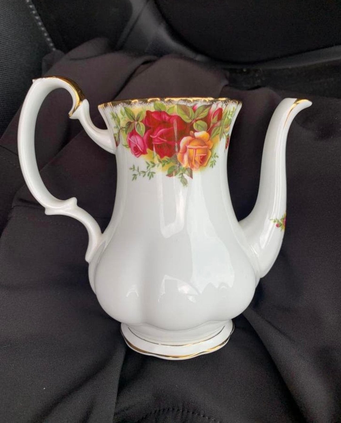 Koffiepot mooie Royal Albert old county Roses koffiepot., Verzenden