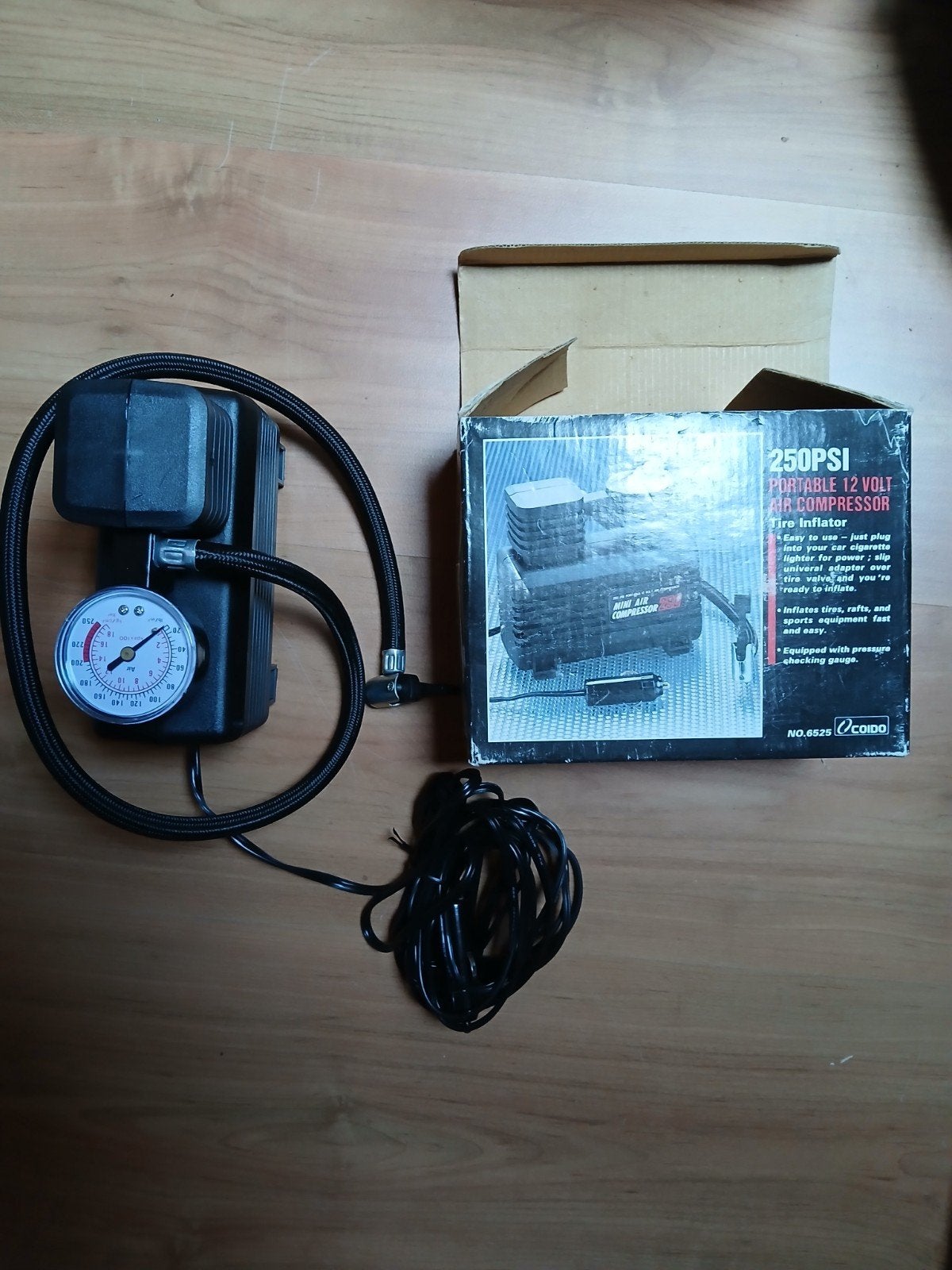 Draagbare 12V Luchtcompressor - Compact en Handig, Doe-het-zelf en Verbouw, 10 bar of meer, Nieuw, Ophalen of Verzenden, Minder dan 200 liter/min